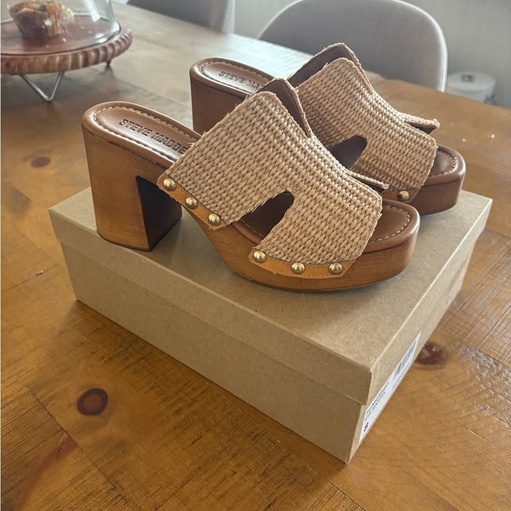 Steve Madden Tan Chunky Heel Mules